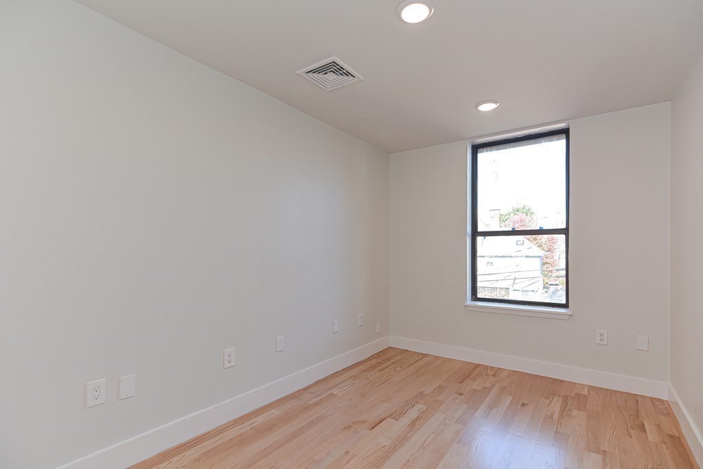 1674 Beacon St, Coolidge Corner