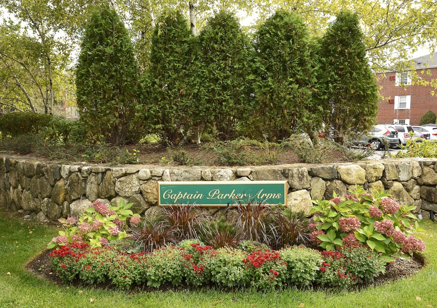 8 Captain Parker Arms, Five Fields