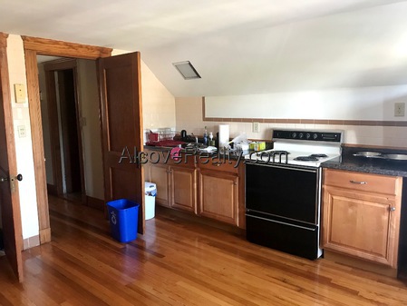 40 Alfred Rd, Arlington