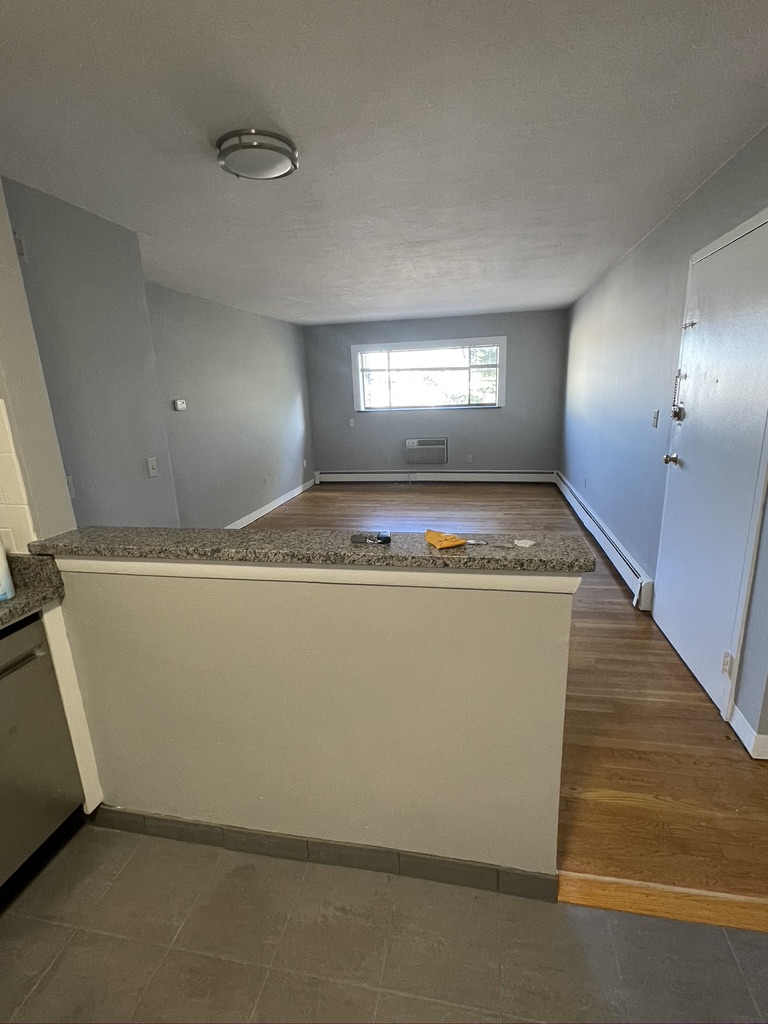 14 Riverside St, Watertown