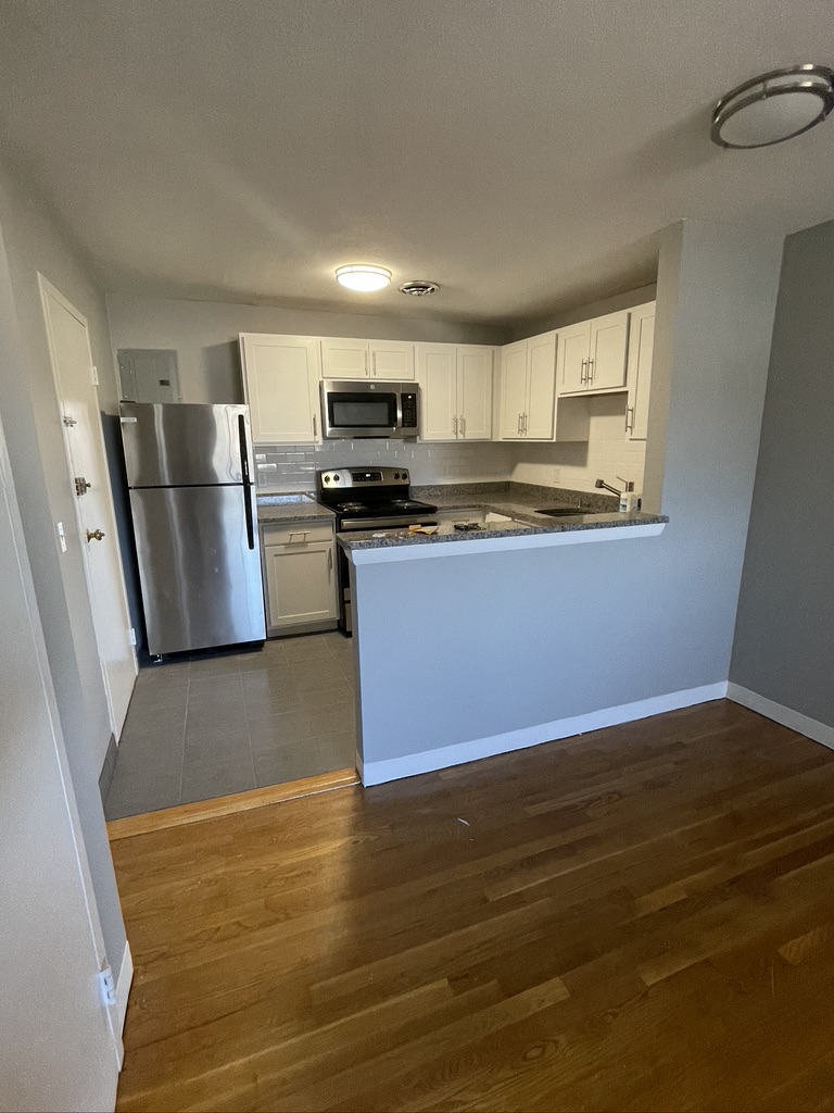 14 Riverside St, Watertown