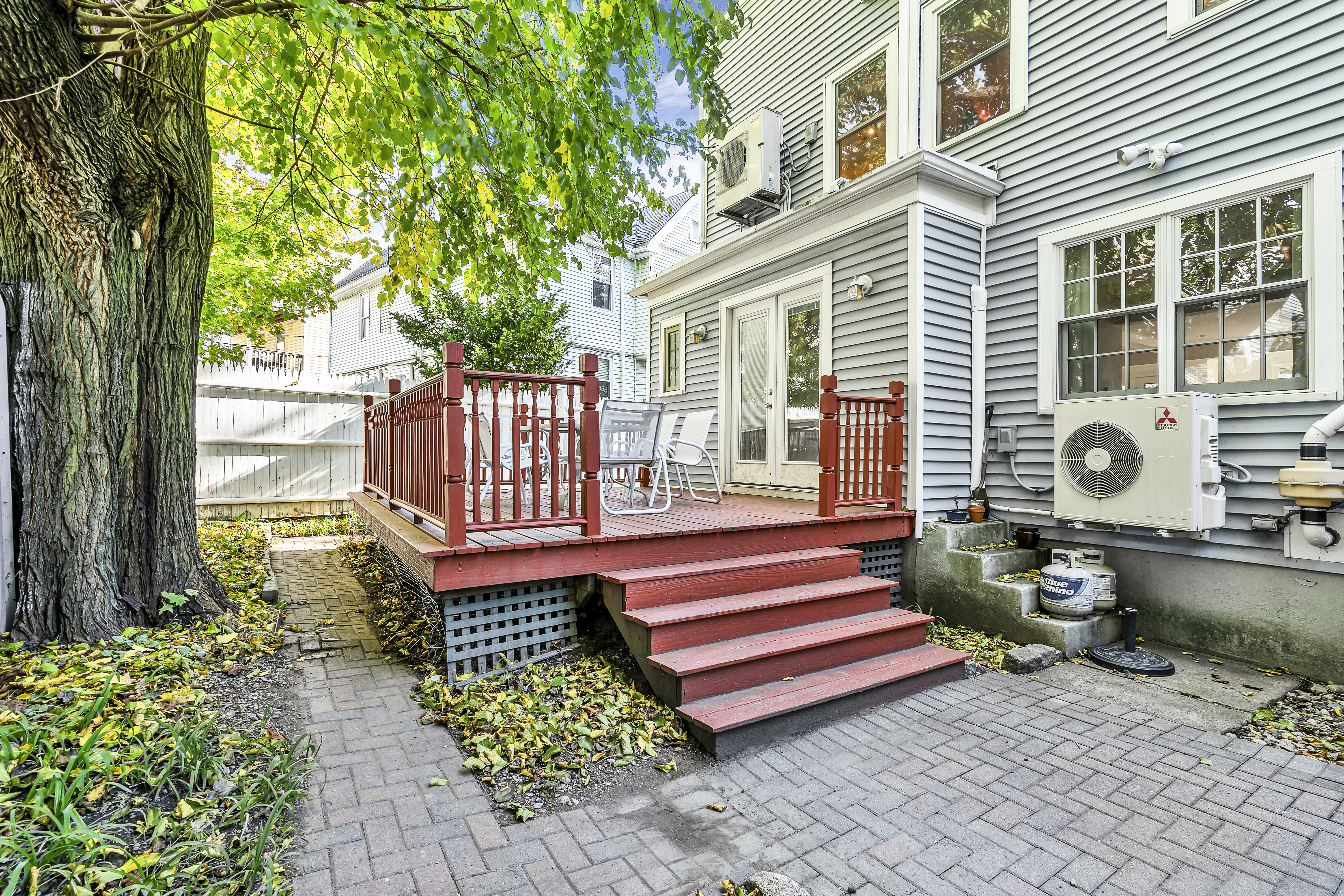 12 Bradbury St, Allston