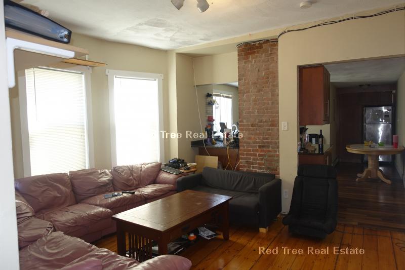 72 Hillside St, Mission Hill