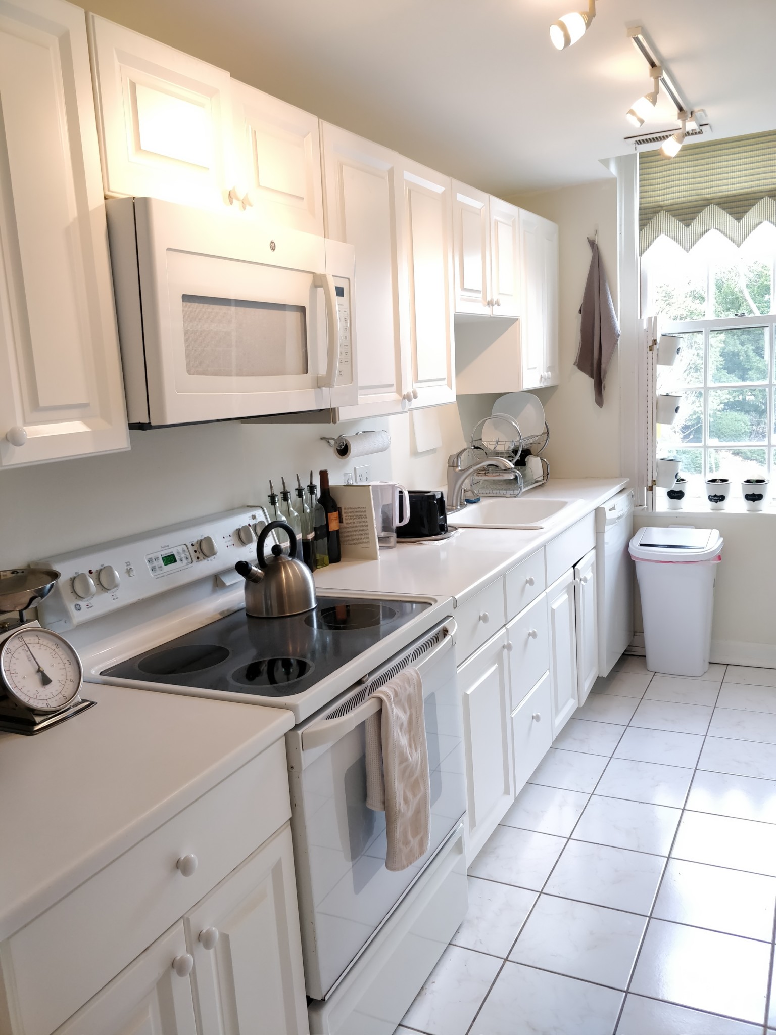 65 Glen Rd, Brookline Village