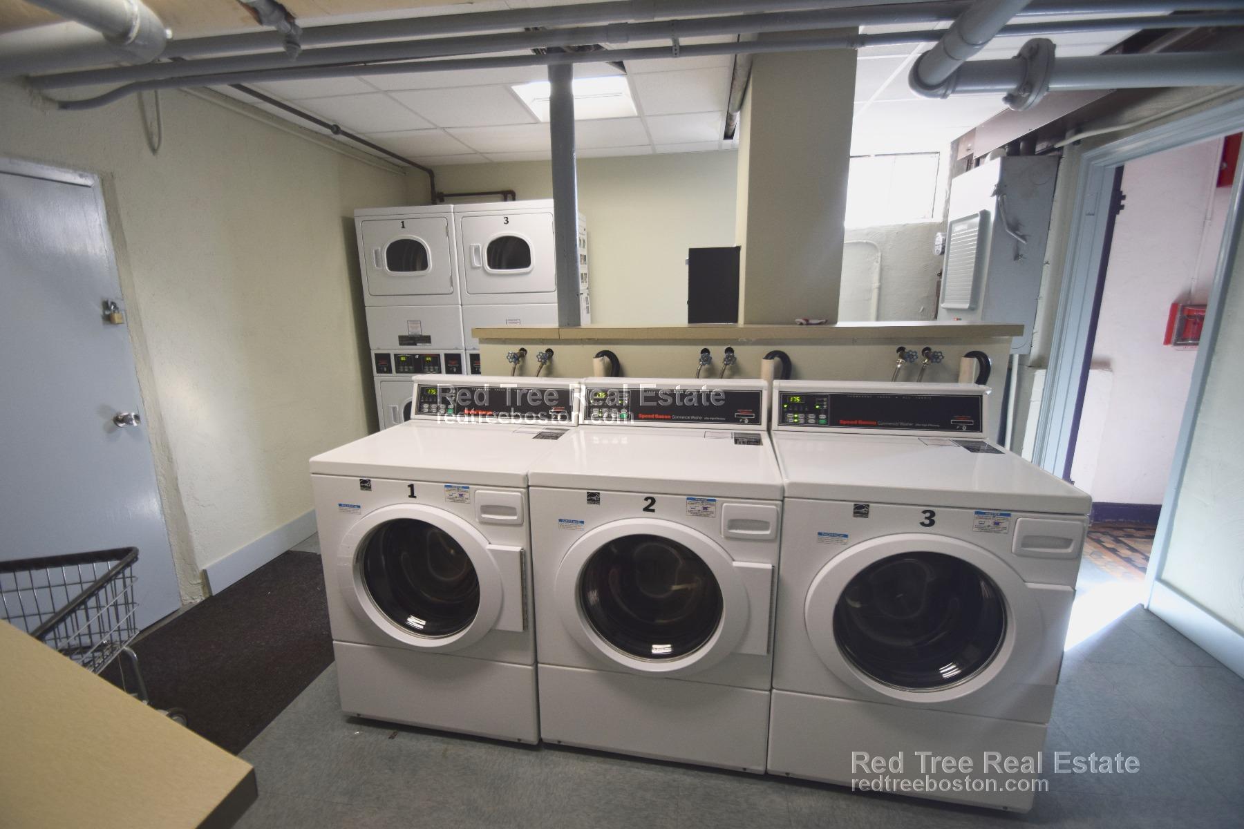 65 Strathmore Rd, Brighton