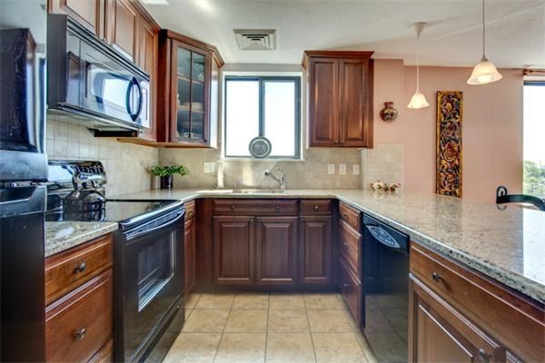 65 Valley St, Medford