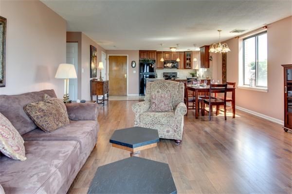 65 Valley St, Medford