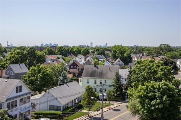 65 Valley St, Medford