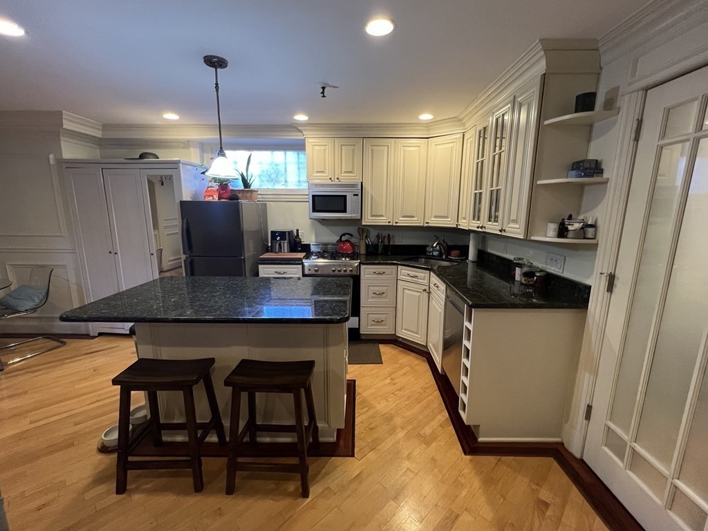 20 Gloucester St, Back Bay