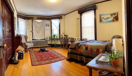 9 Fairfield St, Porter Square