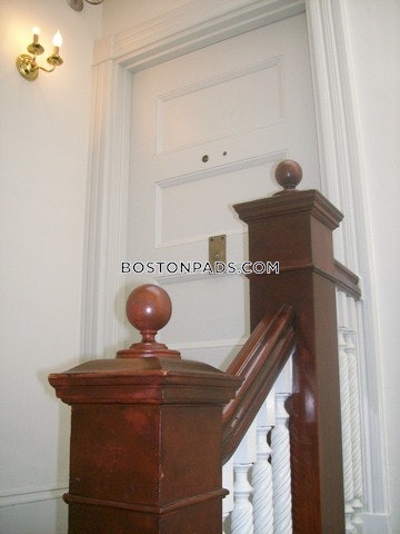 137 Bay State Rd, Fenway