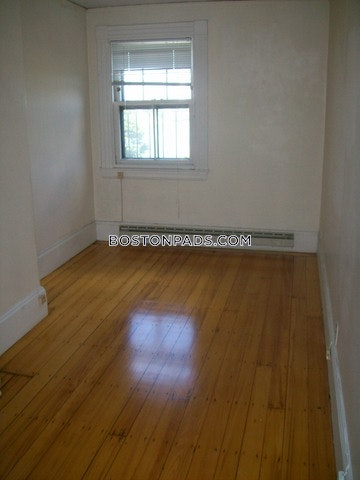 137 Bay State Rd, Fenway