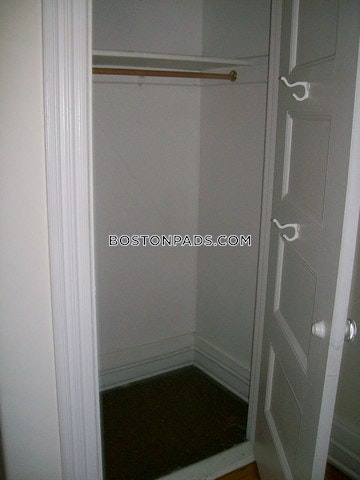 137 Bay State Rd, Fenway