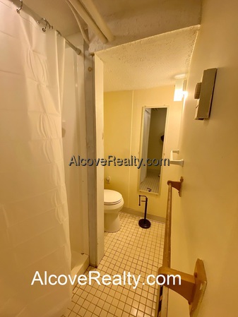 40 Alfred Rd, Arlington