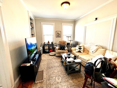 13 Farragut Ave, Teele Square