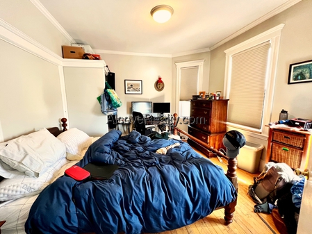 15 Farragut Ave, Teele Square