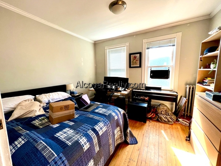 15 Farragut Ave, Teele Square