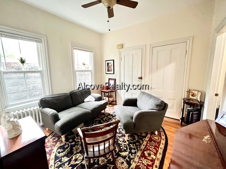 2 Walker Ct, Harvard Square