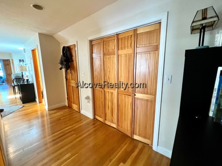 26 Burnham St, West Somerville