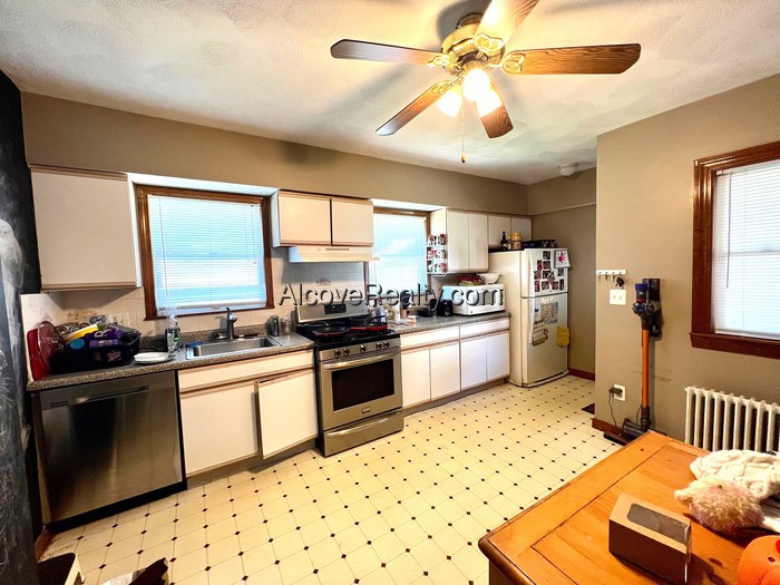 62 Harlow St, Arlington