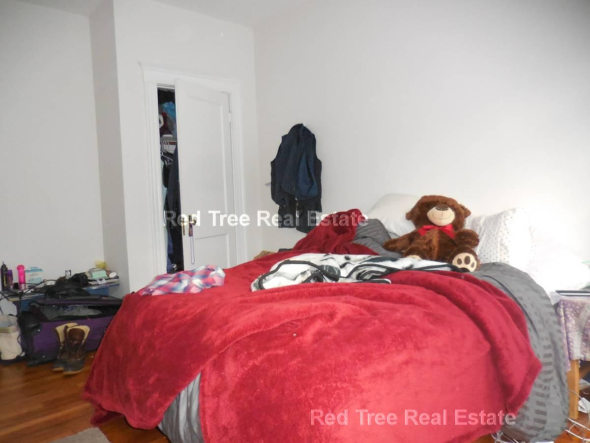 191 Winthrop Rd, Brookline Hills