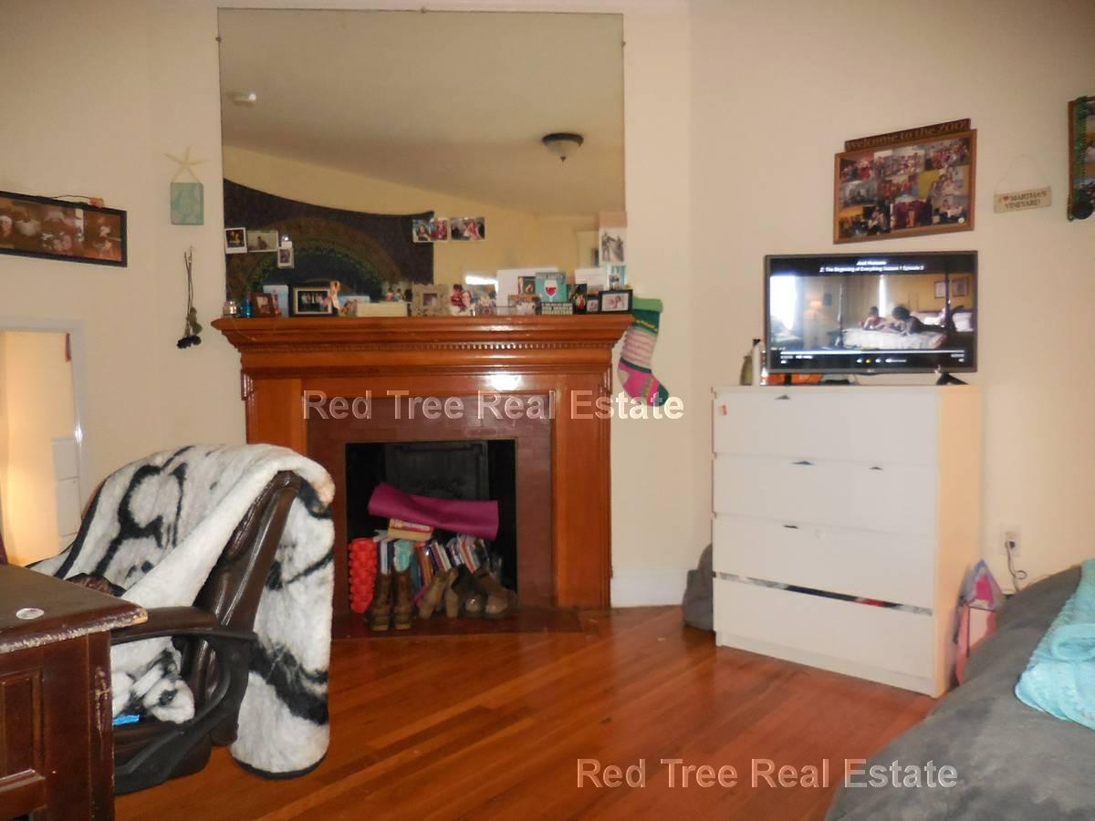 191 Winthrop Rd, Brookline Hills