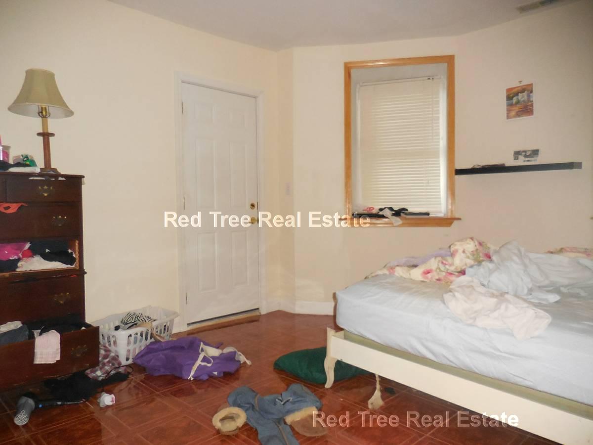 191 Winthrop Rd, Brookline Hills