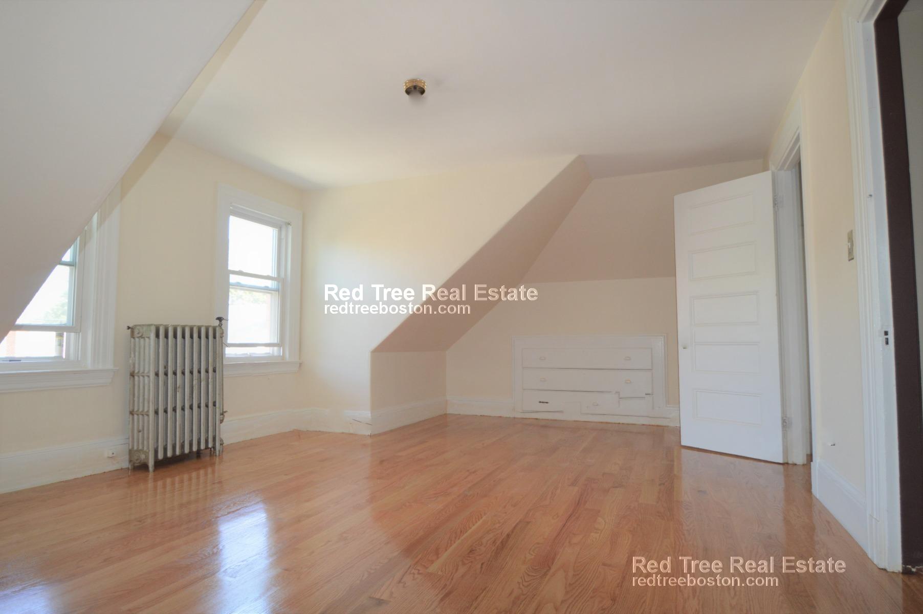 34 Auburn St, Coolidge Corner
