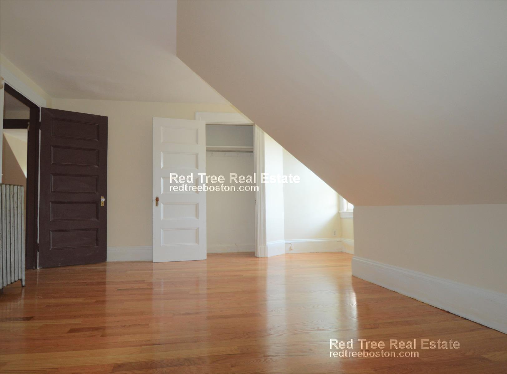 34 Auburn St, Coolidge Corner