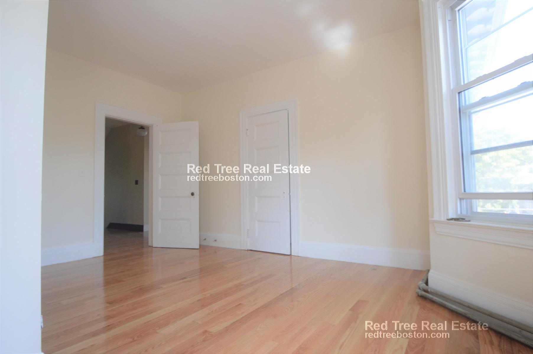 34 Auburn St, Coolidge Corner