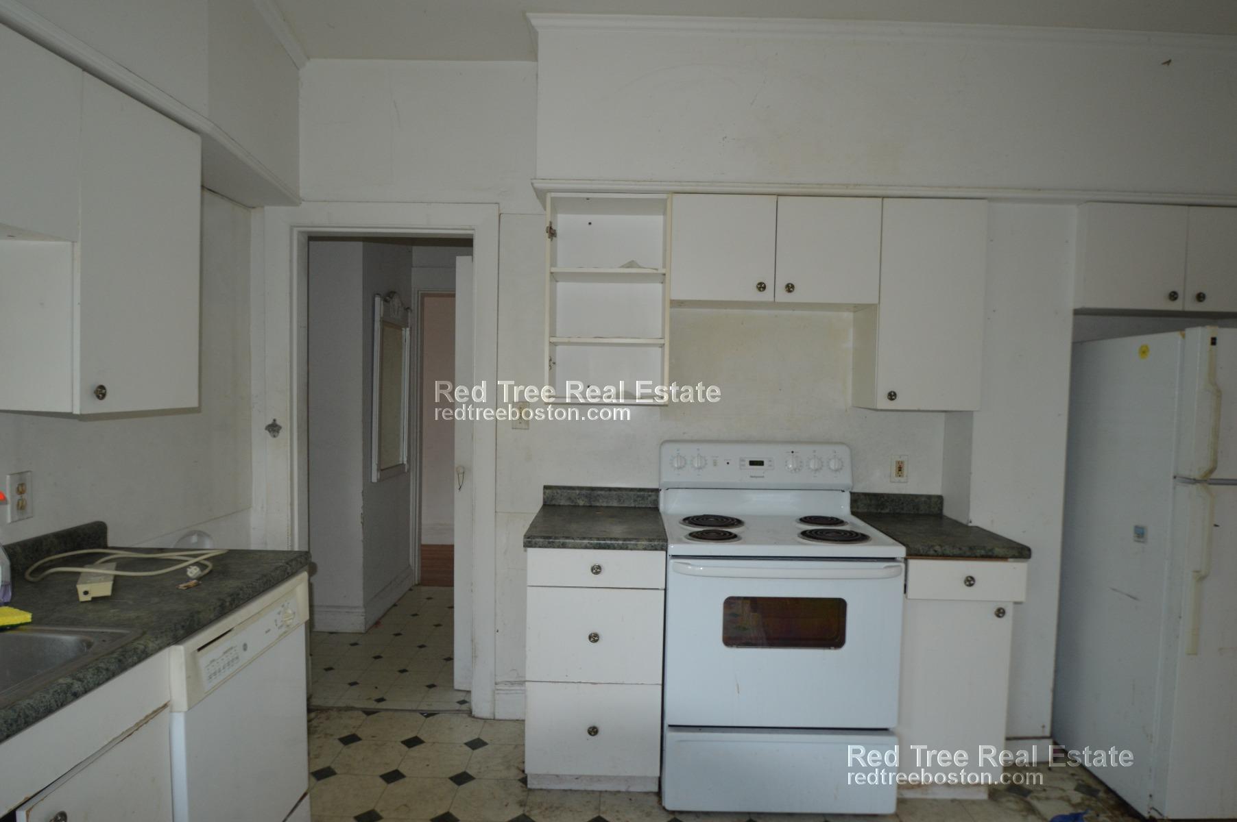 724 Washington St, Brookline Hills