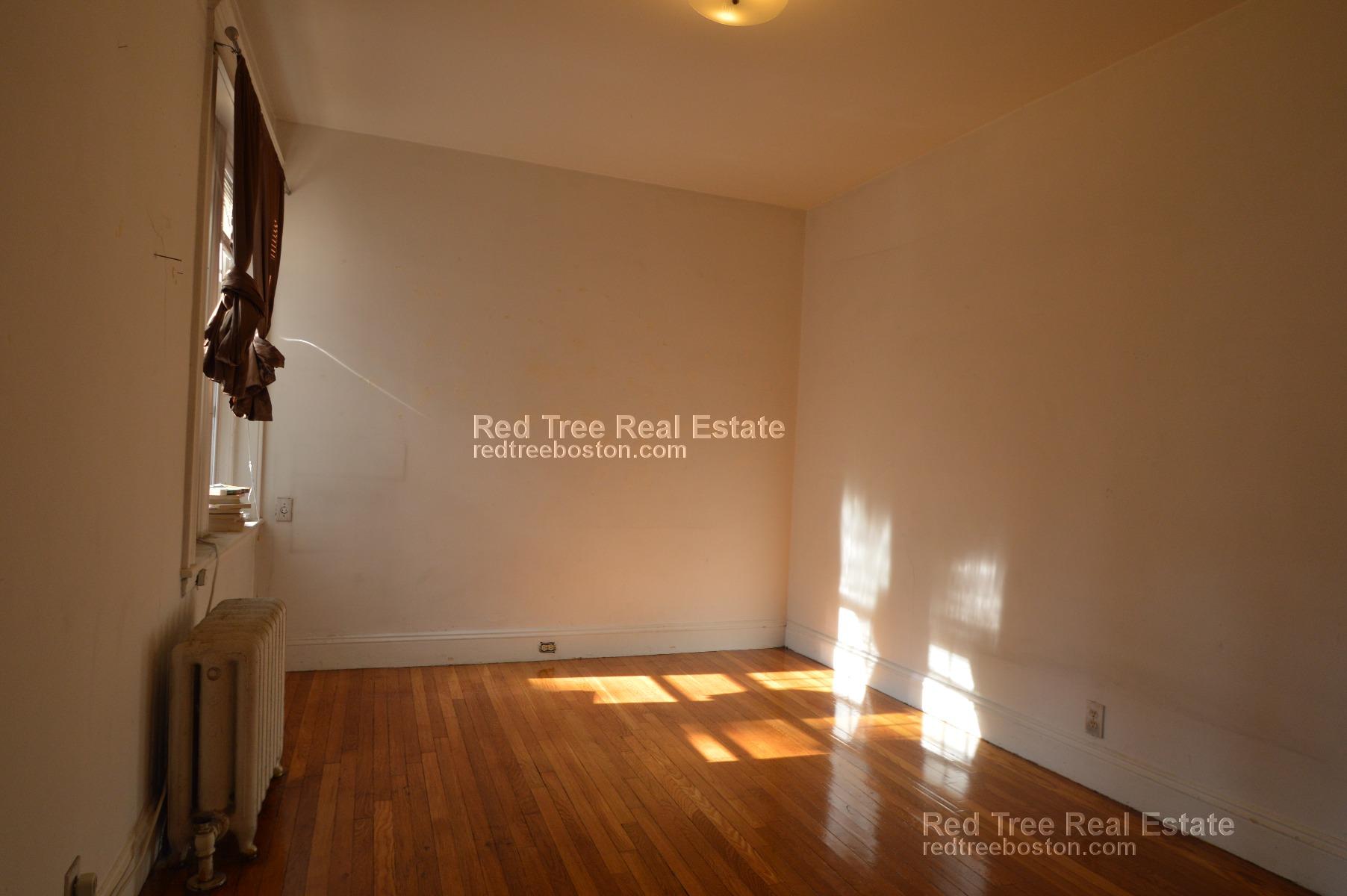 724 Washington St, Brookline Hills