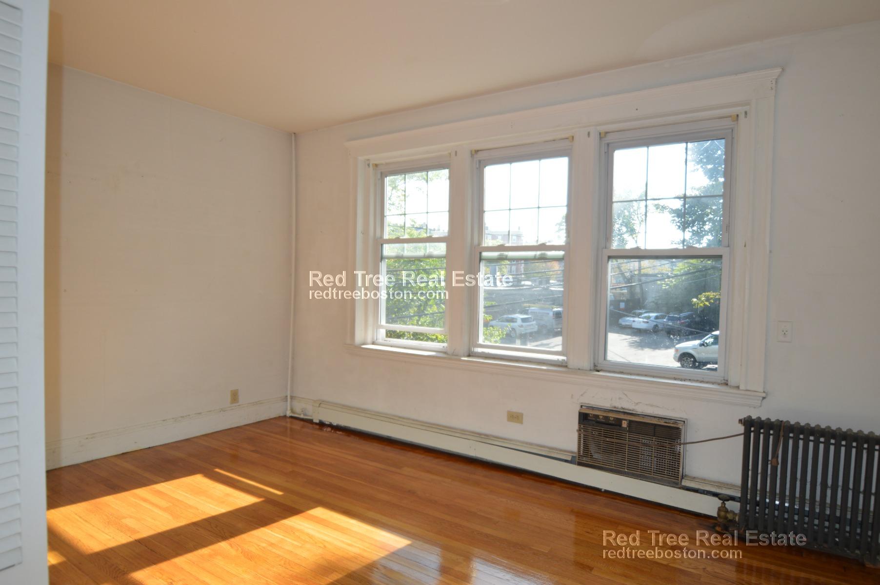 724 Washington St, Brookline Hills