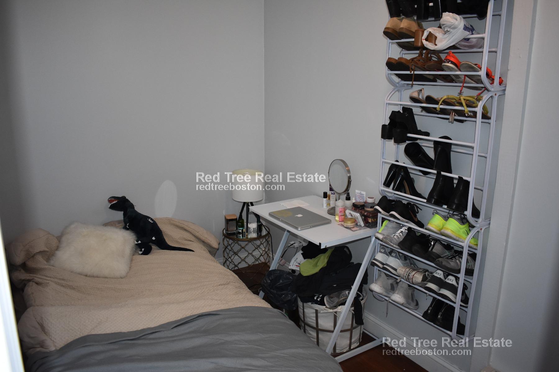 204 Falcon St, East Boston