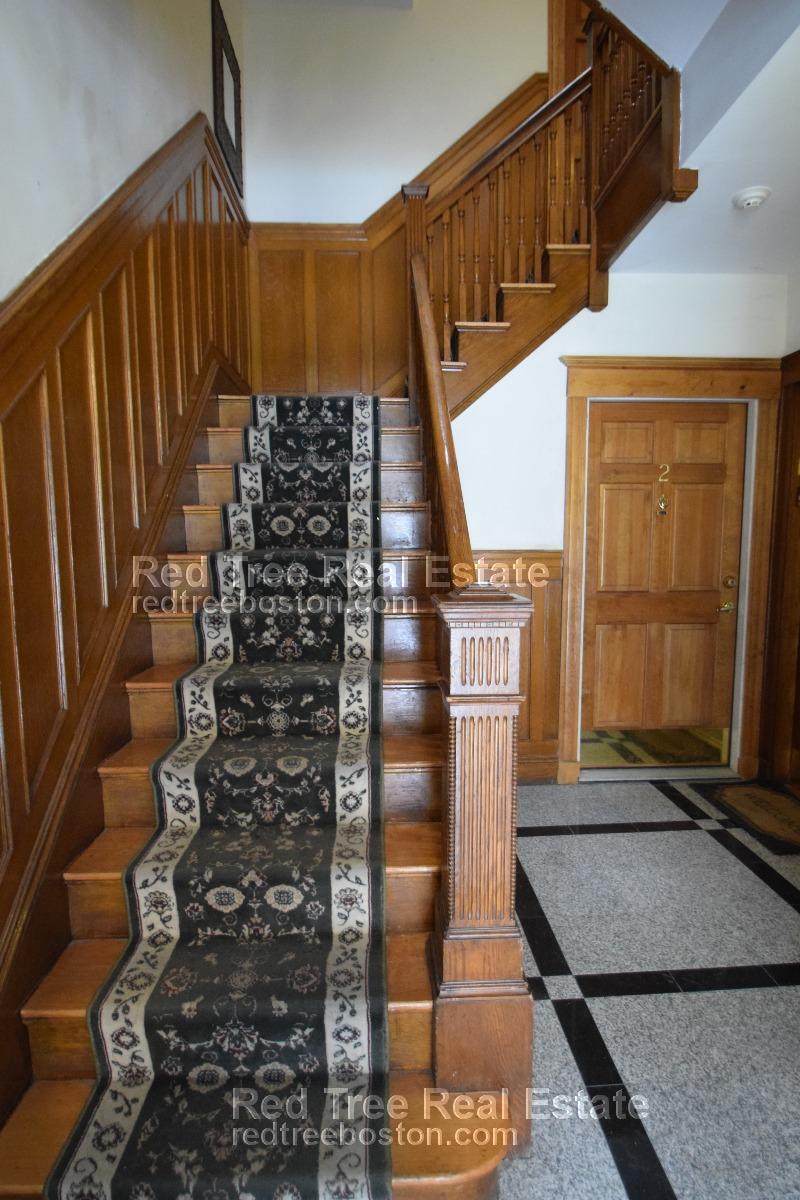 191 Winthrop Rd, Brookline Hills