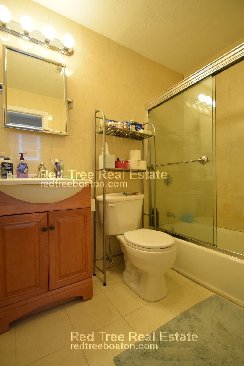 191 Winthrop Rd, Brookline Hills