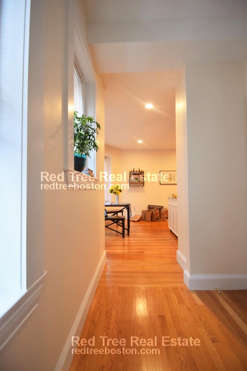 191 Winthrop Rd, Brookline Hills