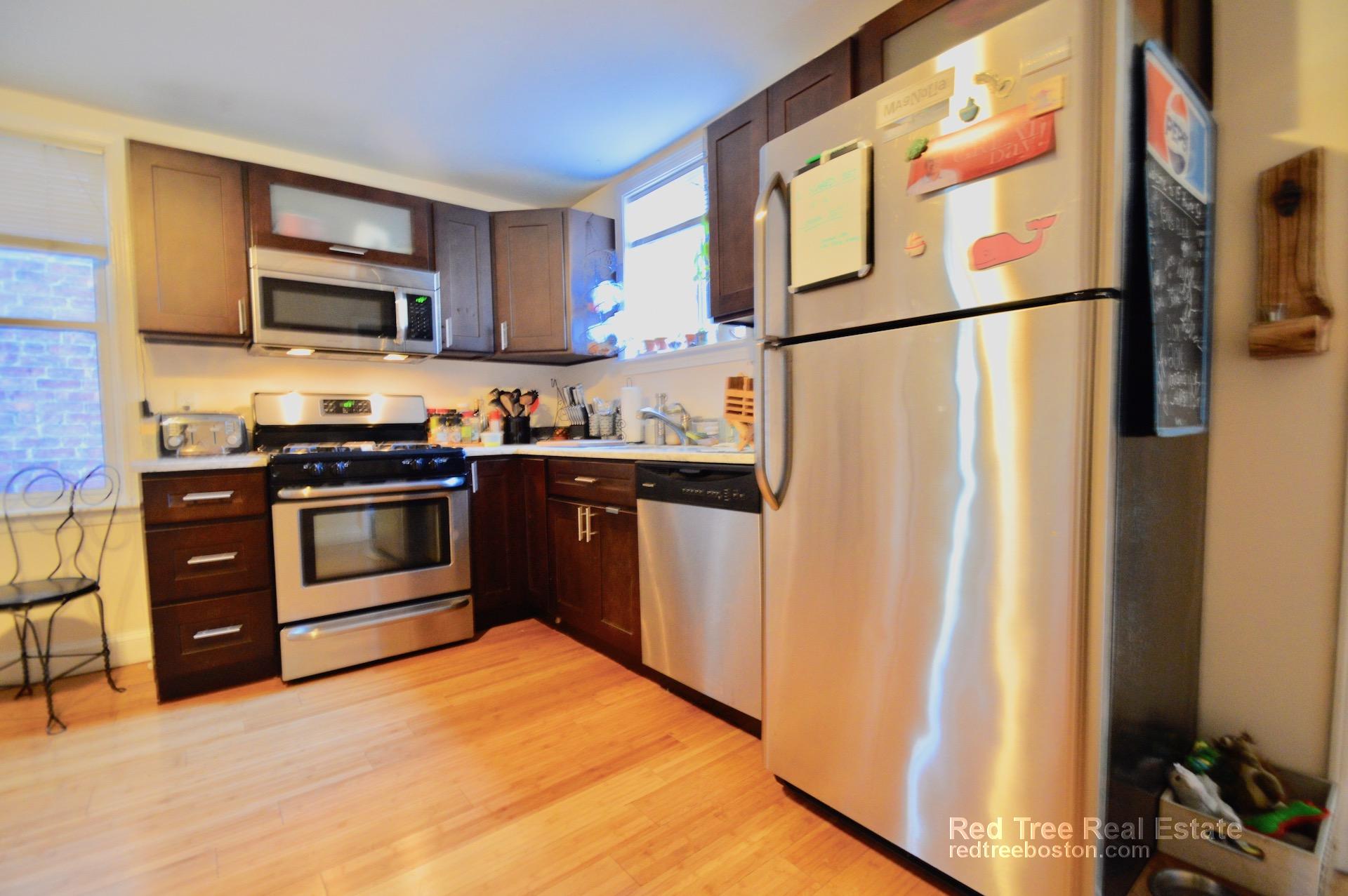 15 Havre St, East Boston