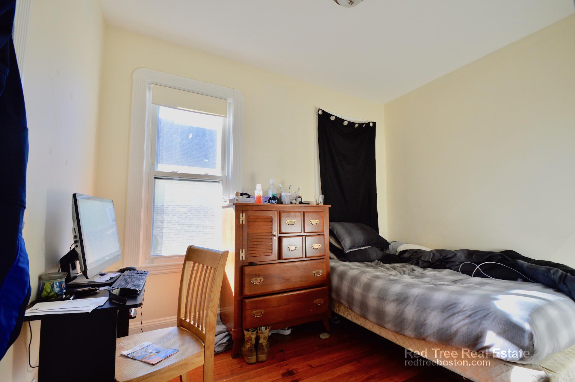 756 Saratoga St, East Boston