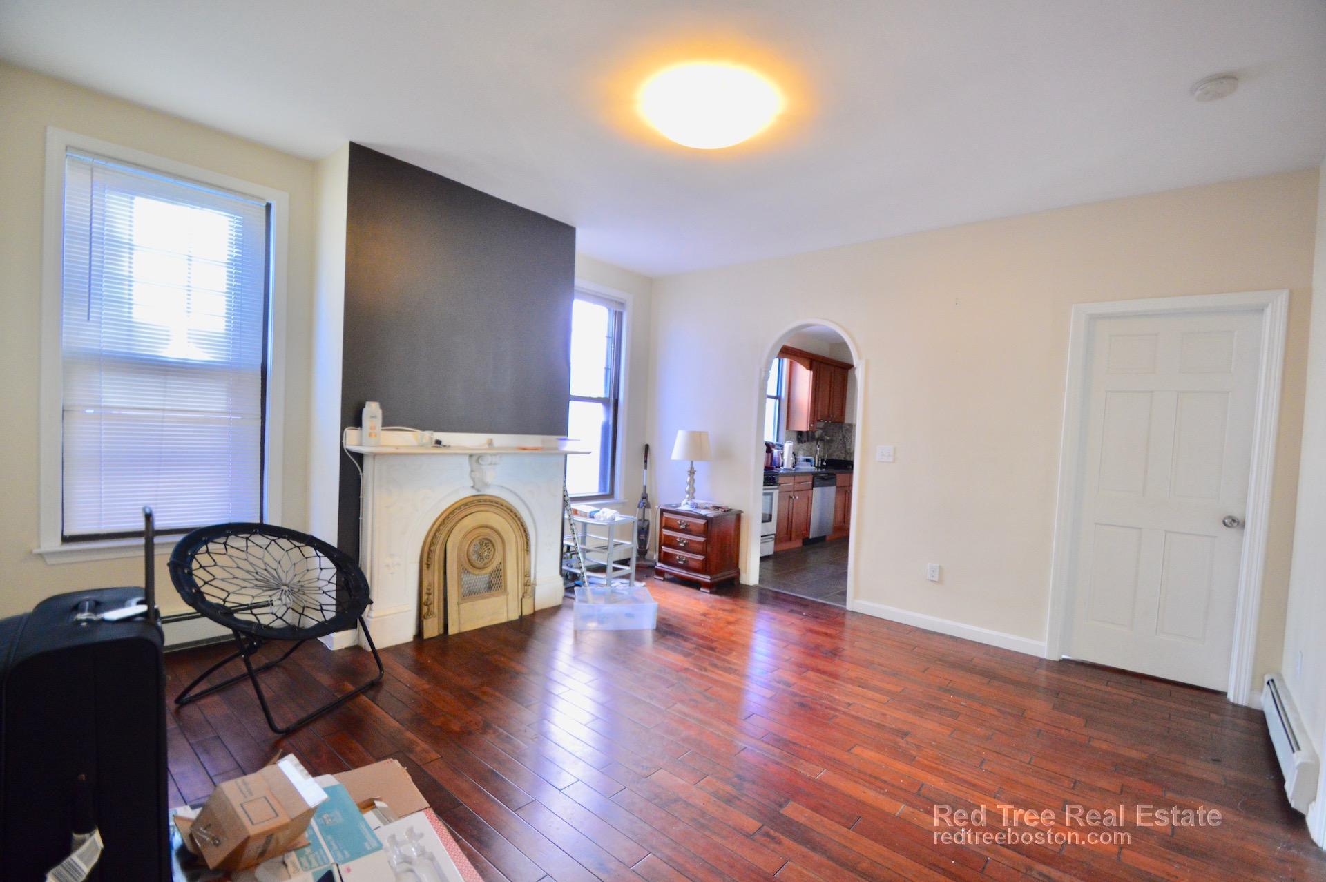 809 Saratoga St, East Boston