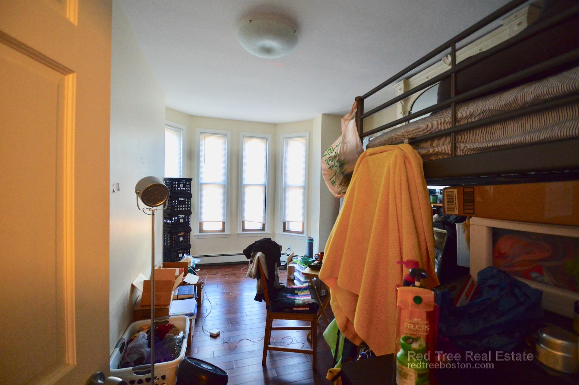 809 Saratoga St, East Boston