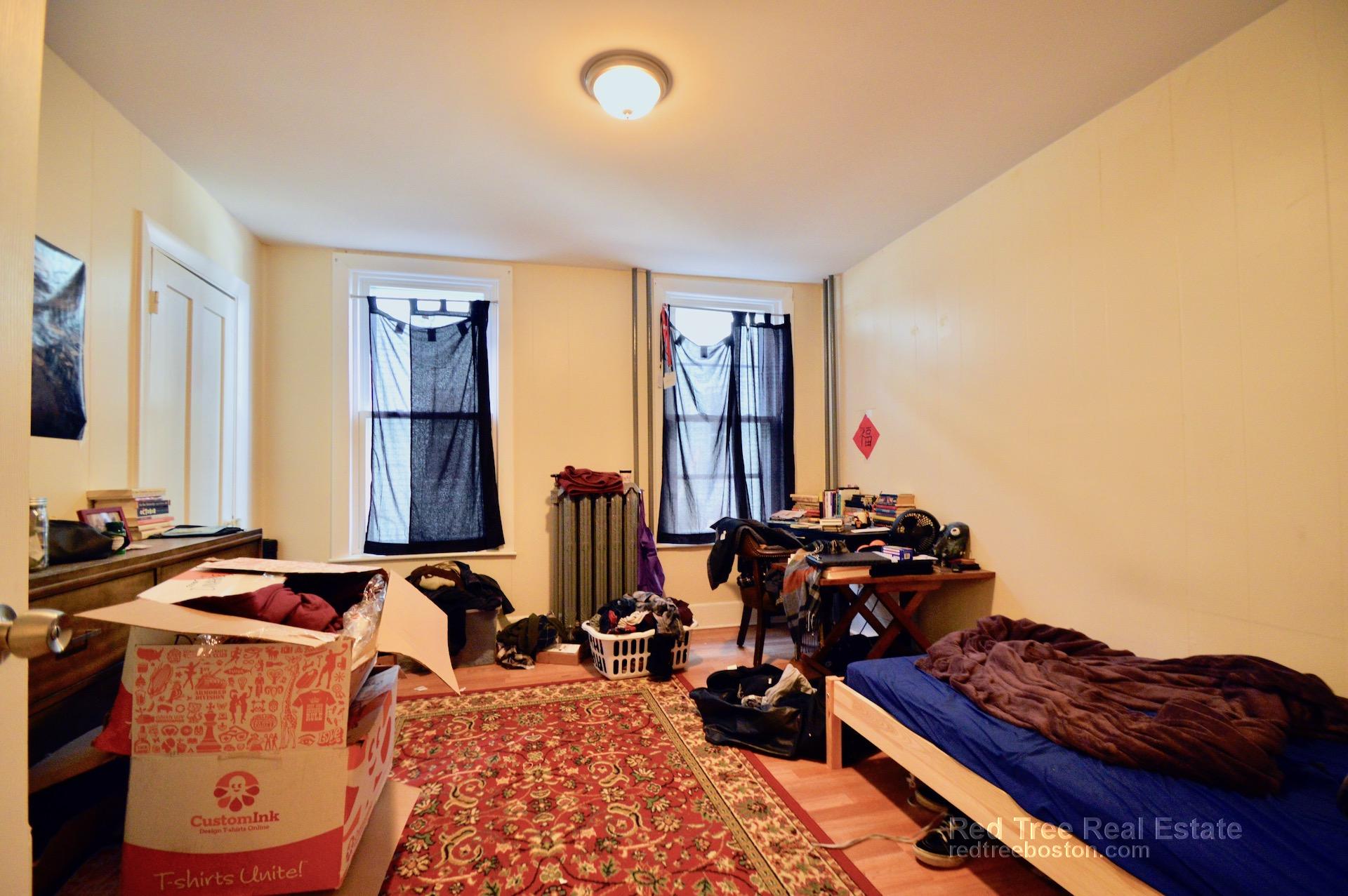 324 Saratoga St, East Boston