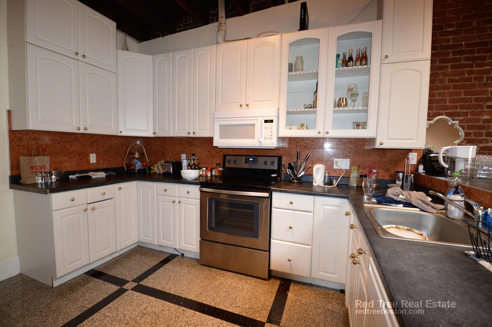 25 Saint Marys Ct, Coolidge Corner