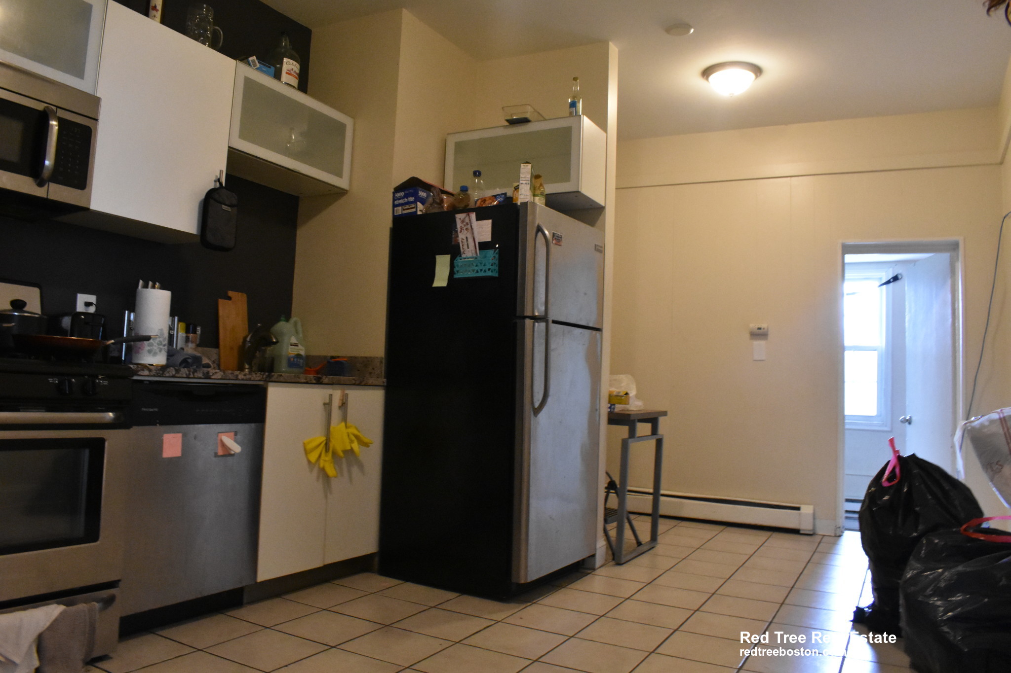 114 Everett St, East Boston