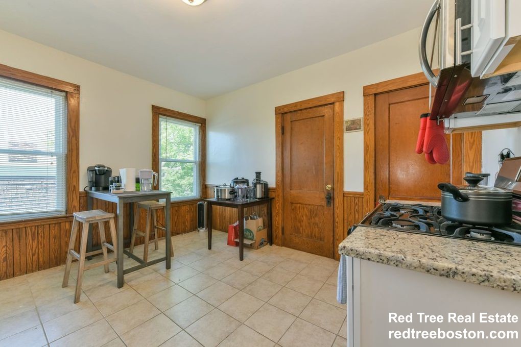 11 Parkton Rd, Jamaica Plain