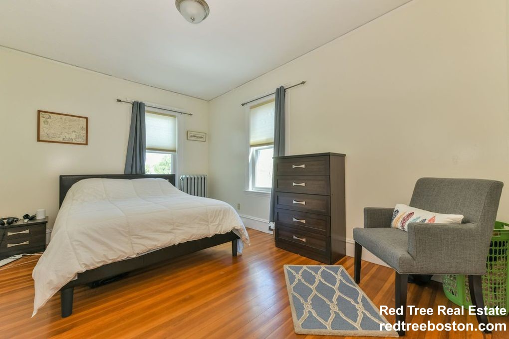 11 Parkton Rd, Jamaica Plain