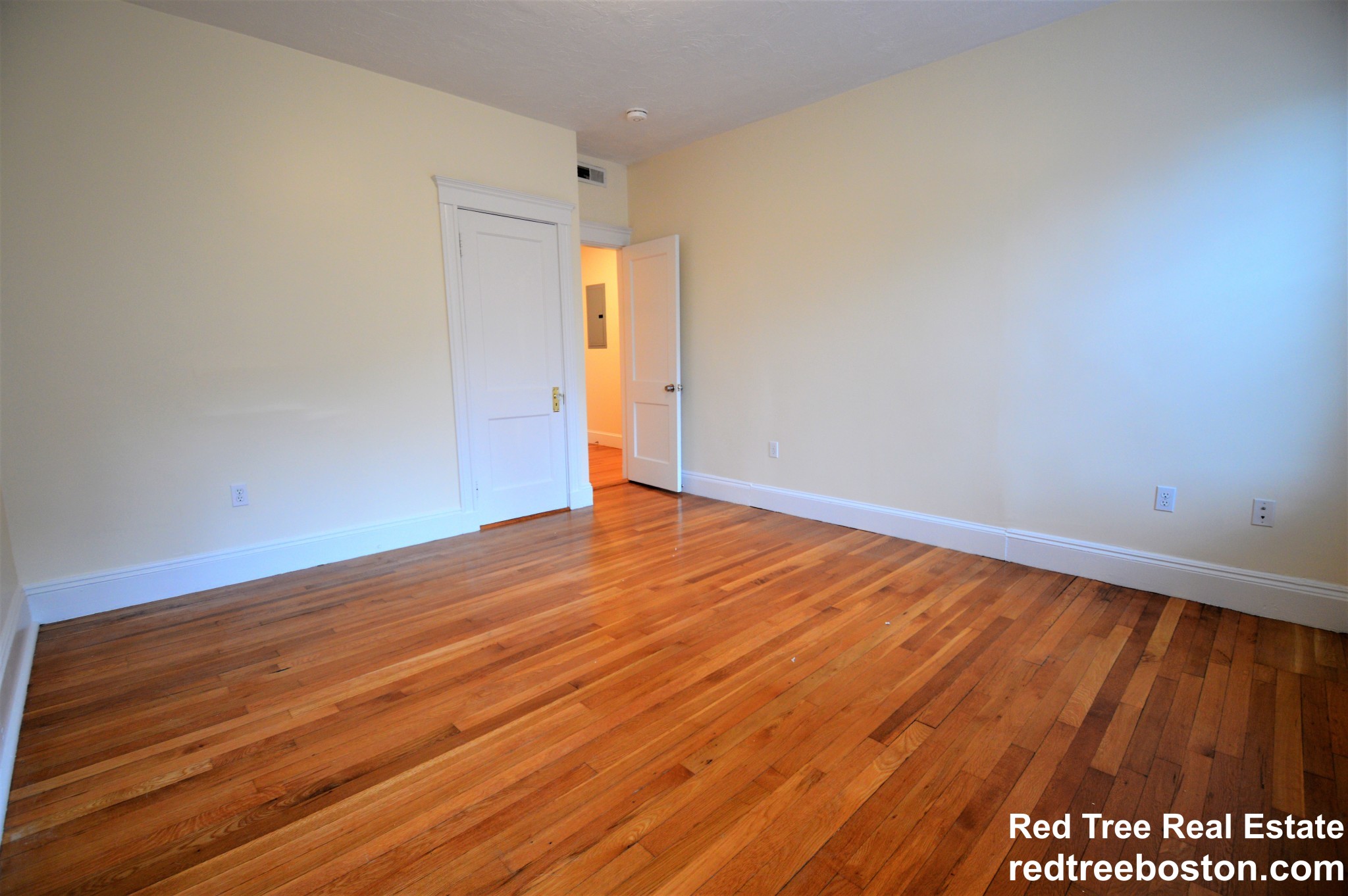 191 Winthrop Rd, Brookline Hills