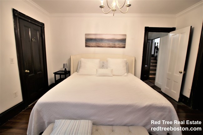 18 Holton St, Allston