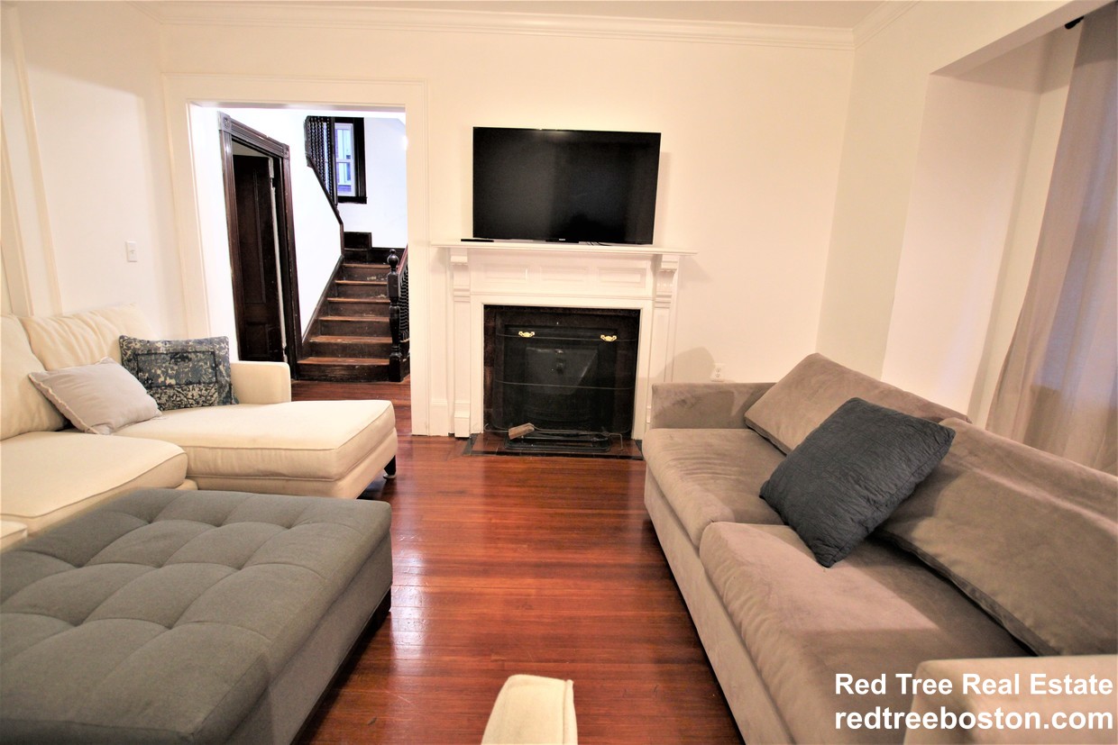 18 Holton St, Allston