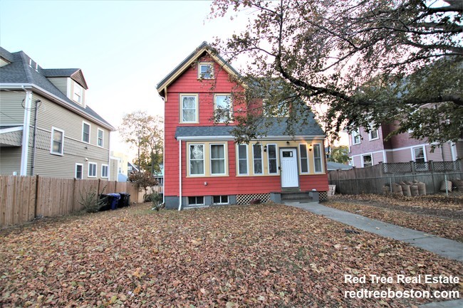 18 Holton St, Allston